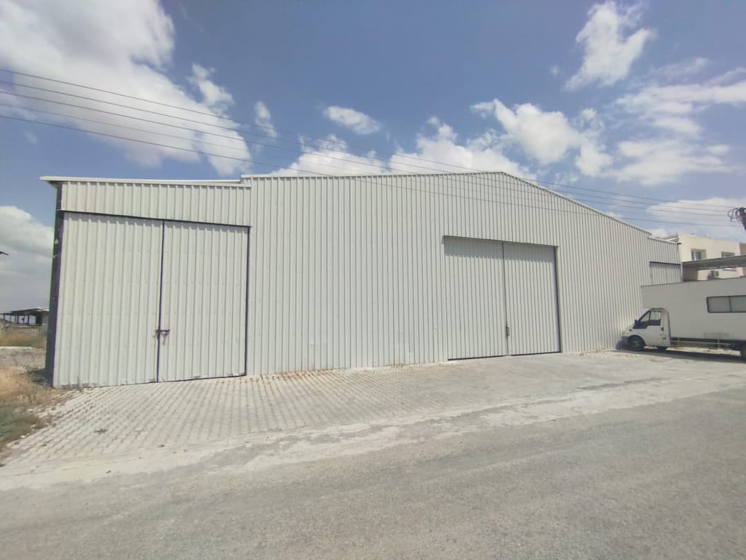 Warehouse 830 m² in Alayköy